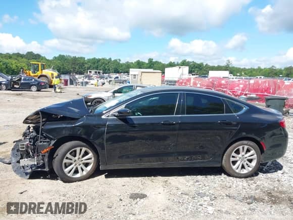 2016 Chrysler 200 Touring z VIN 1C3CCCFB1GN189046, wystawiony jako IAAI lot #42522955 z przebiegiem 107 376 mil mil oraz . Historia ofert i sprzedaży dostępna na DreamBid. Obrazek 14.