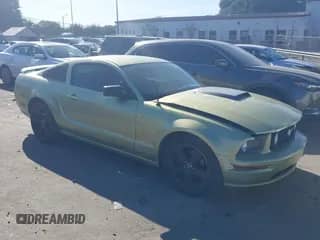 2006 Ford Mustang GT Deluxe с VIN 1ZVHT82H165203239, выставлен на аукционе IAAI как лот 43362230 с пробегом 179 581 миль миль и . История ставок и продаж доступна на DreamBid. Изображение 1.