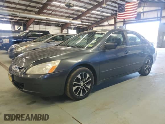 2005 Honda Accord z VIN JHMCN36445C009346, wystawiony jako Copart lot #85074375 z przebiegiem 230 955 mil mil oraz Czysty tytuł • Clean title. Historia ofert i sprzedaży dostępna na DreamBid. Obrazek 1.