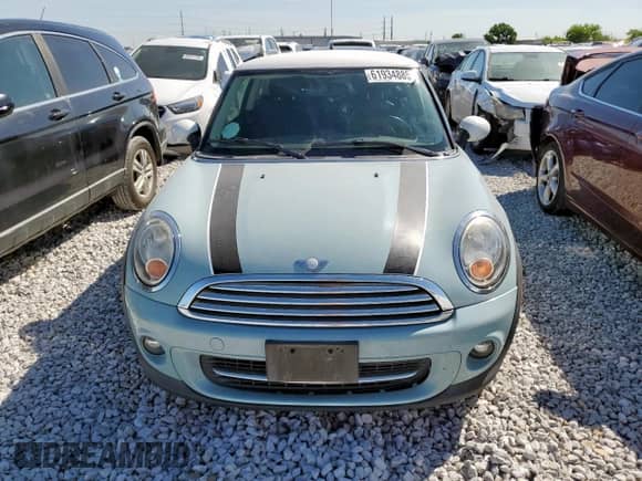 2013 MINI Hardtop with VIN WMWSU3C5XDT692050, listed as a Copart auction lot 61934885 with 117,209 mi miles and Clean title. Bid and sale history available at DreamBid. Image 5.