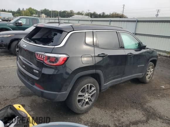2020 Jeep Compass Latitude z VIN 3C4NJDBB4LT153870, wystawiony jako Copart lot #81761635 z przebiegiem Nie podano mil oraz Szkoda całkowita • Salvage title. Historia ofert i sprzedaży dostępna na DreamBid. Obrazek 3.