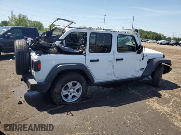 2022 Jeep Wrangler Unlimited Sport S with VIN 1C4HJXDG6NW195431, listed as a Copart auction lot 65503225 with 7,588 mi miles and Salvage title. Bid and sale history available at DreamBid. Image 3.