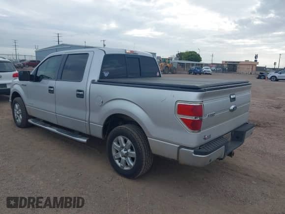 2013 Ford F-150 XL z VIN 1FTFW1CT7DFC79972, wystawiony jako IAAI lot #42616768 z przebiegiem 213 694 mil mil oraz . Historia ofert i sprzedaży dostępna na DreamBid. Obrazek 3.