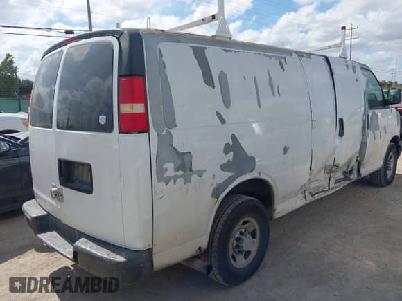 2005 Chevrolet Express Cargo с VIN 1GCGG29V451230985, выставлен на аукционе IAAI как лот 43371120 с пробегом 332 375 миль миль и . История ставок и продаж доступна на DreamBid. Изображение 4.