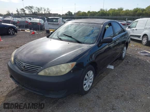 2006 Toyota Camry LE z VIN 4T1BE32KX6U104597, wystawiony jako IAAI lot #43492576 z przebiegiem 228 129 mil mil oraz . Historia ofert i sprzedaży dostępna na DreamBid. Obrazek 6.