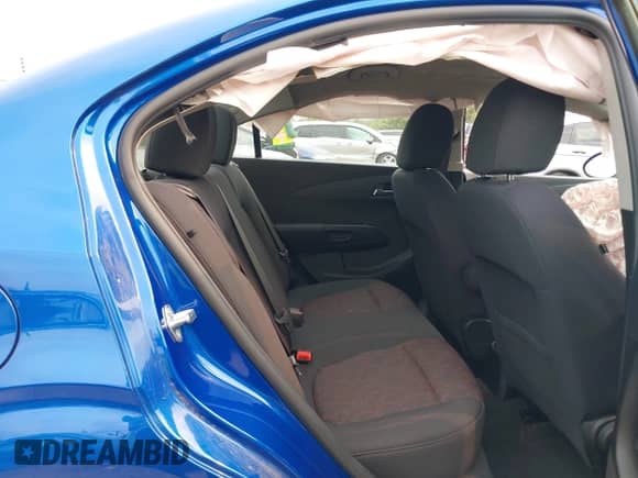 2020 Chevrolet Sonic LT z VIN 1G1JD5SB1L4103521, wystawiony jako IAAI lot #42443045 z przebiegiem 54 470 mil mil oraz . Historia ofert i sprzedaży dostępna na DreamBid. Obrazek 8.