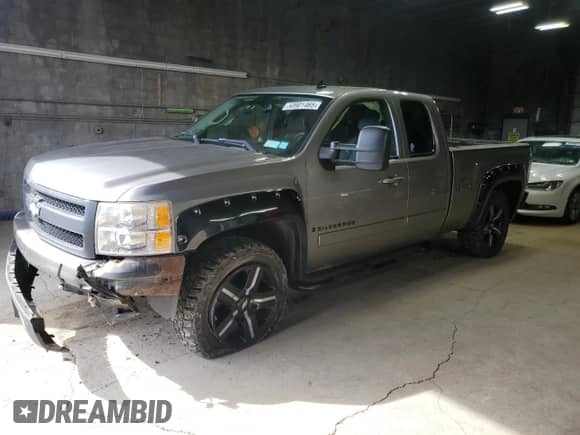 2007 Chevrolet Silverado 1500 LTZ with VIN 2GCEK19J571509307, listed as a Copart auction lot 50901465 with 130,473 mi miles and Salvage title. Bid and sale history available at DreamBid. Image 1.