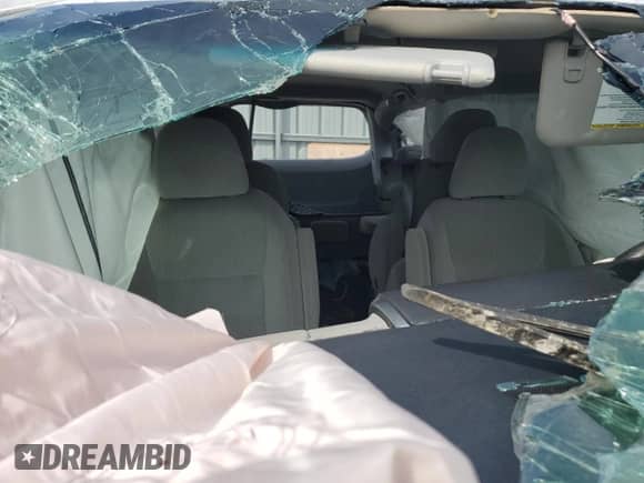 2017 Toyota Sienna LE Auto Access Seat z VIN 5TDKZ3DC7HS817169, wystawiony jako Copart lot #68869085 z przebiegiem Nie podano mil oraz Nie do naprawy • Non repairable. Historia ofert i sprzedaży dostępna na DreamBid. Obrazek 10.