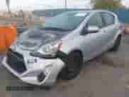 2015 Toyota Prius One z VIN JTDKDTB33F1575685, wystawiony jako IAAI lot #43508333 z przebiegiem 121 064 mil mil oraz . Historia ofert i sprzedaży dostępna na DreamBid. Obrazek 2.