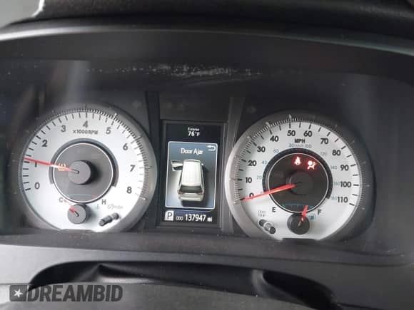 2017 Toyota Sienna SE with VIN 5TDXZ3DC3HS824500, listed as a IAAI auction lot 43064229 with 137,947 mi miles and . Bid and sale history available at DreamBid. Image 7.