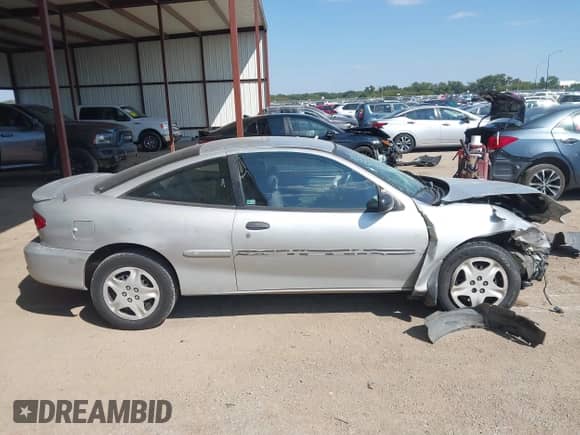 2000 Chevrolet Cavalier z VIN 1G1JC124XY7299283, wystawiony jako IAAI lot #43319098 z przebiegiem 84 842 mil mil oraz . Historia ofert i sprzedaży dostępna na DreamBid. Obrazek 13.