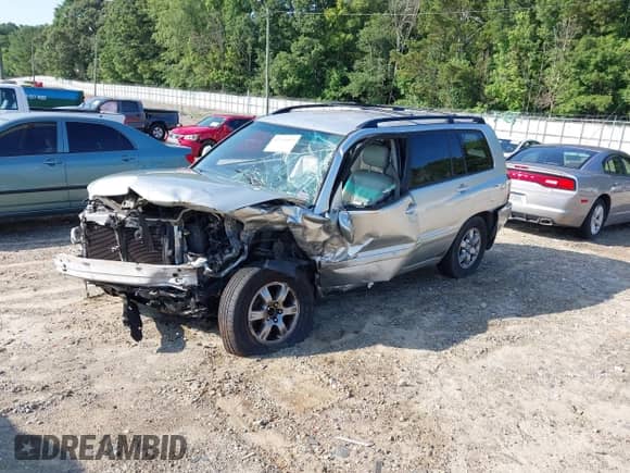 2006 Toyota Highlander with VIN JTEGP21A160111576, listed as a IAAI auction lot 42711953 with 280,820 mi miles and . Bid and sale history available at DreamBid. Image 2.