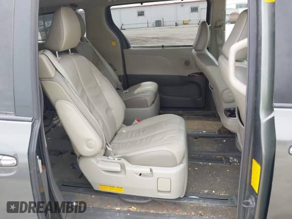 2013 Toyota Sienna XLE AAS with VIN 5TDYK3DC0DS340531, listed as a IAAI auction lot 42080852 with 163,648 mi miles and . Bid and sale history available at DreamBid. Image 8.