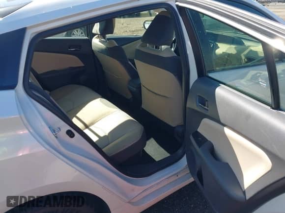 2018 Toyota Prius Two Eco z VIN JTDKARFU3J3553553, wystawiony jako IAAI lot #43484932 z przebiegiem 185 238 mil mil oraz . Historia ofert i sprzedaży dostępna na DreamBid. Obrazek 8.