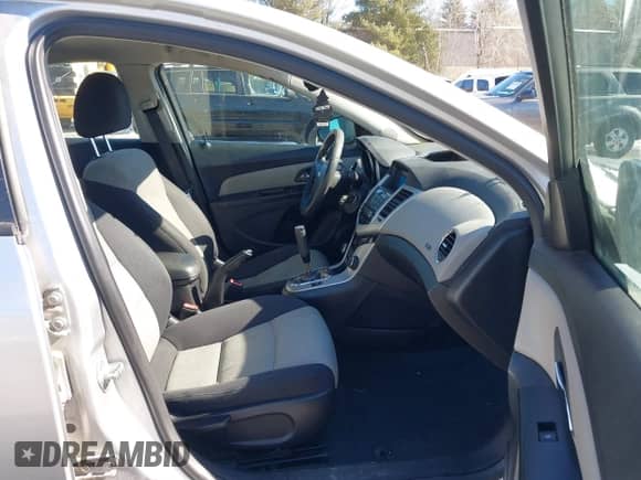 2013 Chevrolet Cruze LS с VIN 1G1PB5SH5D7102568, выставлен на аукционе IAAI как лот 41630178 с пробегом 167 318 миль миль и . История ставок и продаж доступна на DreamBid. Изображение 5.