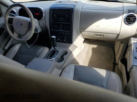 2006 Ford Explorer XLT with VIN 1FMEU73E66UA73347, listed as a Copart auction lot 71068115 with 121,624 mi miles and Salvage title. Bid and sale history available at DreamBid. Image 8.