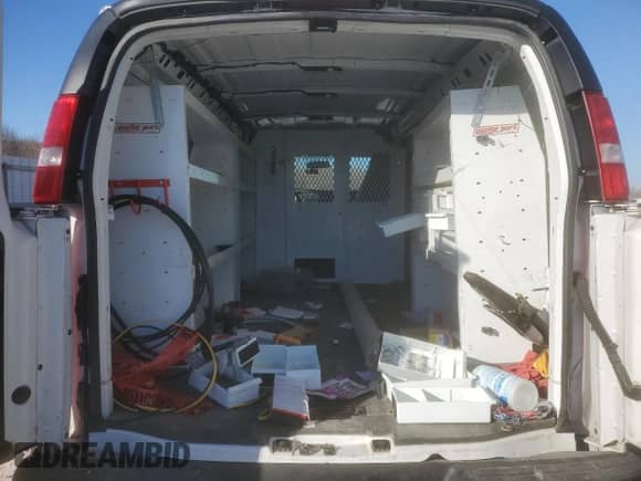 2022 Chevrolet Express Cargo с VIN 1GCWGAFPXN1270760, выставлен на аукционе Copart как лот 59408905 с пробегом 37 856 миль миль и Списание • Salvage title. История ставок и продаж доступна на DreamBid. Изображение 10.