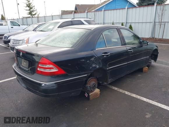 2004 Mercedes-Benz C 320 with VIN WDBRF64J44F469766, listed as a IAAI auction lot 41899612 with Not provided miles and . Bid and sale history available at DreamBid. Image 4.