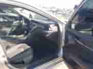 2019 Toyota Camry SE z VIN 4T1B11HK3KU197447, wystawiony jako IAAI lot #43301032 z przebiegiem 94 276 mil mil oraz . Historia ofert i sprzedaży dostępna na DreamBid. Obrazek 5.