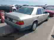 1987 Mercedes-Benz 300 с VIN WDBEB33D2HA291167, выставлен на аукционе IAAI как лот 43137862 с пробегом 244 051 миль миль и . История ставок и продаж доступна на DreamBid. Изображение 4.