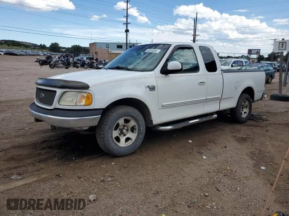 2000 Ford F-150 XL z VIN 1FTRX17W7YNC12430, wystawiony jako Copart lot #66036385 z przebiegiem Nie podano mil oraz Nie do naprawy • Non repairable. Historia ofert i sprzedaży dostępna na DreamBid. Obrazek 1.