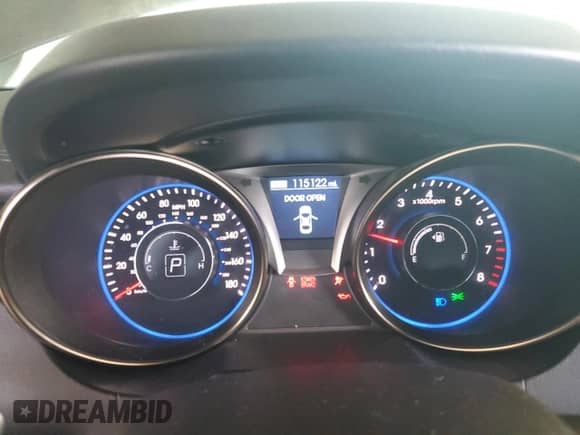 2013 Hyundai Genesis Coupe Track z VIN KMHHU6KJXDU102707, wystawiony jako Copart lot #54265985 z przebiegiem 115 122 mil mil oraz Szkoda całkowita • Salvage title. Historia ofert i sprzedaży dostępna na DreamBid. Obrazek 9.