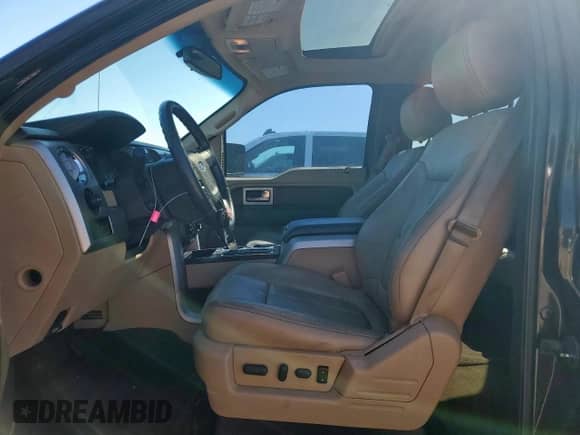 2013 Ford F-150 XL z VIN 1FTFW1CF1DKF40577, wystawiony jako Copart lot #90674365 z przebiegiem 261 994 mil mil oraz Czysty tytuł • Clean title. Historia ofert i sprzedaży dostępna na DreamBid. Obrazek 7.