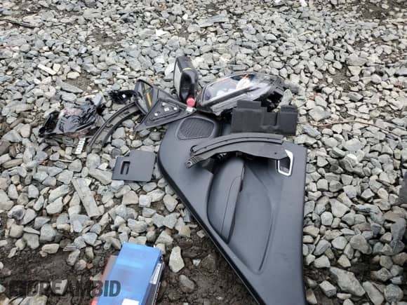 2021 Hyundai Venue SEL z VIN KMHRC8A31MU108577, wystawiony jako Copart lot #69288114 z przebiegiem 76 478 mil mil oraz Szkoda całkowita • Salvage title. Historia ofert i sprzedaży dostępna na DreamBid. Obrazek 13.