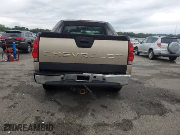 2006 Chevrolet Avalanche Z71 с VIN 3GNEK12Z66G125050, выставлен на аукционе Copart как лот 64054935 с пробегом 321 505 миль миль и Списание • Salvage title. История ставок и продаж доступна на DreamBid. Изображение 6.
