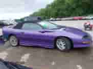 1996 Chevrolet Camaro z VIN 2G1FP32K3T2162609, wystawiony jako IAAI lot #42865985 z przebiegiem 103 521 mil mil oraz . Historia ofert i sprzedaży dostępna na DreamBid. Obrazek 14.