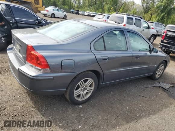 2005 Volvo S60 с VIN YV1RS592852485027, выставлен на аукционе Copart как лот 80148185 с пробегом 149 720 миль миль и Списание • Salvage title. История ставок и продаж доступна на DreamBid. Изображение 3.