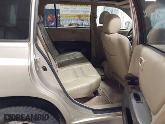 2003 Toyota Highlander с VIN JTEHF21A030121955, выставлен на аукционе IAAI как лот 43344952 с пробегом 205 905 миль миль и . История ставок и продаж доступна на DreamBid. Изображение 8.