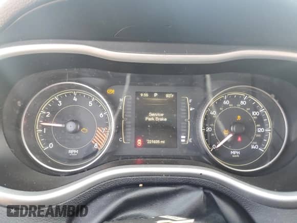 2014 Jeep Cherokee Latitude with VIN 1C4PJMCS6EW146116, listed as a Copart auction lot 68736385 with 221,635 mi miles and Salvage title. Bid and sale history available at DreamBid. Image 9.