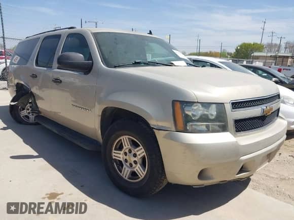 2007 Chevrolet Suburban LT с VIN 3GNFC16JX7G133370, выставлен на аукционе IAAI как лот 41823107 с пробегом 246 261 миль миль и . История ставок и продаж доступна на DreamBid. Изображение 1.