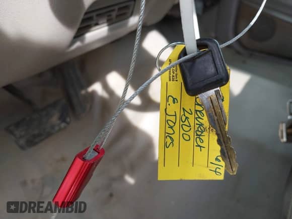 1996 Chevrolet Silverado 2500 с VIN 1GCGC29R2TE200856, выставлен на аукционе IAAI как лот 42471785 с пробегом 288 758 миль миль и . История ставок и продаж доступна на DreamBid. Изображение 11.