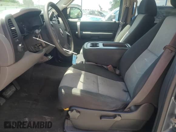 2007 GMC Sierra 1500 SLE1 z VIN 2GTEC13C571722619, wystawiony jako Copart lot #70695765 z przebiegiem 141 826 mil mil oraz Szkoda całkowita • Salvage title. Historia ofert i sprzedaży dostępna na DreamBid. Obrazek 7.