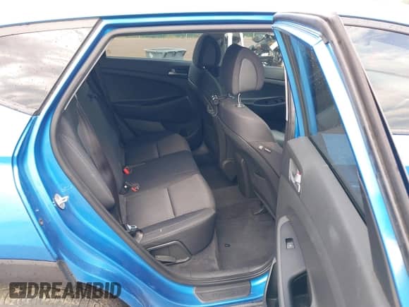 2017 Hyundai Tucson SE z VIN KM8J3CA49HU261092, wystawiony jako IAAI lot #43054109 z przebiegiem 127 728 mil mil oraz . Historia ofert i sprzedaży dostępna na DreamBid. Obrazek 8.