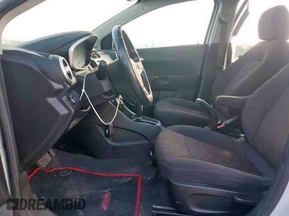 2020 Chevrolet Sonic LT с VIN 1G1JD6SB3L4101498, выставлен на аукционе Copart как лот 81619615 с пробегом 99 965 миль миль и Чистый • Clean title. История ставок и продаж доступна на DreamBid. Изображение 7.