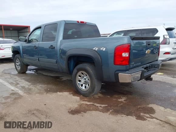 2011 Chevrolet Silverado 1500 LS z VIN 3GCPKREA9BG247515, wystawiony jako IAAI lot #42021206 z przebiegiem 129 046 mil mil oraz . Historia ofert i sprzedaży dostępna na DreamBid. Obrazek 3.