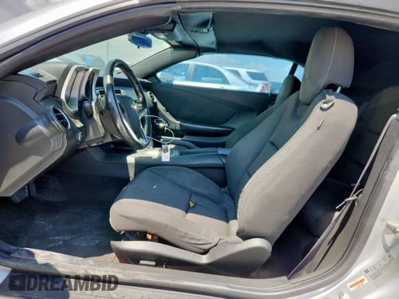 2014 Chevrolet Camaro LT z VIN 2G1FB3D36E9194565, wystawiony jako Copart lot #68617175 z przebiegiem 170 114 mil mil oraz Szkoda całkowita • Salvage title. Historia ofert i sprzedaży dostępna na DreamBid. Obrazek 7.