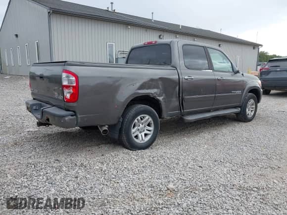 2005 Toyota Tundra Limited с VIN 5TBDT48165S473282, выставлен на аукционе IAAI как лот 43382606 с пробегом 166 678 миль миль и . История ставок и продаж доступна на DreamBid. Изображение 4.