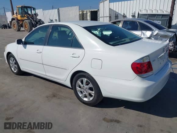 2005 Toyota Camry XLE с VIN 4T1BF30K65U605453, выставлен на аукционе IAAI как лот 43523679 с пробегом 239 866 миль миль и . История ставок и продаж доступна на DreamBid. Изображение 3.