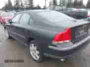 2002 Volvo S60 с VIN YV1RH58D922178477, выставлен на аукционе IAAI как лот 41670679 с пробегом 238 423 миль миль и . История ставок и продаж доступна на DreamBid. Изображение 3.