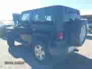 2012 Jeep Wrangler Sahara z VIN 1C4GJWBGXCL104006, wystawiony jako IAAI lot #41470054 z przebiegiem 148 472 mil mil oraz . Historia ofert i sprzedaży dostępna na DreamBid. Obrazek 3.