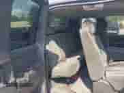 2004 Chevrolet Silverado 1500 Z71 z VIN 1GCEK19TX4E142481, wystawiony jako IAAI lot #42724167 z przebiegiem 183 644 mil mil oraz . Historia ofert i sprzedaży dostępna na DreamBid. Obrazek 8.