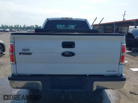 2014 Ford F-150 XL z VIN 1FTEX1CM8EFD04090, wystawiony jako IAAI lot #42322851 z przebiegiem Nie podano mil oraz . Historia ofert i sprzedaży dostępna na DreamBid. Obrazek 16.