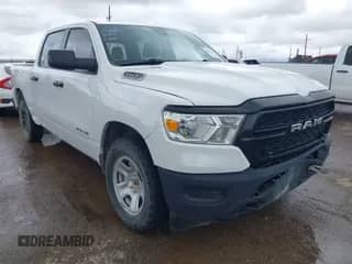 2022 Ram 1500 Tradesman z VIN 1C6SRFGTXNN283090, wystawiony jako IAAI lot #42615514 z przebiegiem 88 564 mil mil oraz . Historia ofert i sprzedaży dostępna na DreamBid. Obrazek 1.