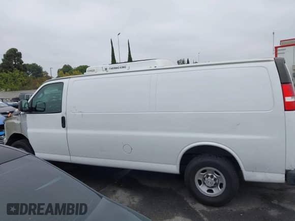 2019 Chevrolet Express Cargo с VIN 1GCWGBFG2K1310055, выставлен на аукционе IAAI как лот 42983600 с пробегом 162 413 миль миль и . История ставок и продаж доступна на DreamBid. Изображение 15.