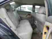 2007 Toyota Camry XLE z VIN 4T1BK46K67U035076, wystawiony jako Copart lot #89901475 z przebiegiem 133 668 mil mil oraz Czysty tytuł • Clean title. Historia ofert i sprzedaży dostępna na DreamBid. Obrazek 10.