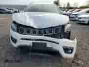 2019 Jeep Compass Latitude with VIN 3C4NJDBB2KT729177, listed as a Copart auction lot 86303805 with Not provided miles and Salvage title. Bid and sale history available at DreamBid. Image 5.